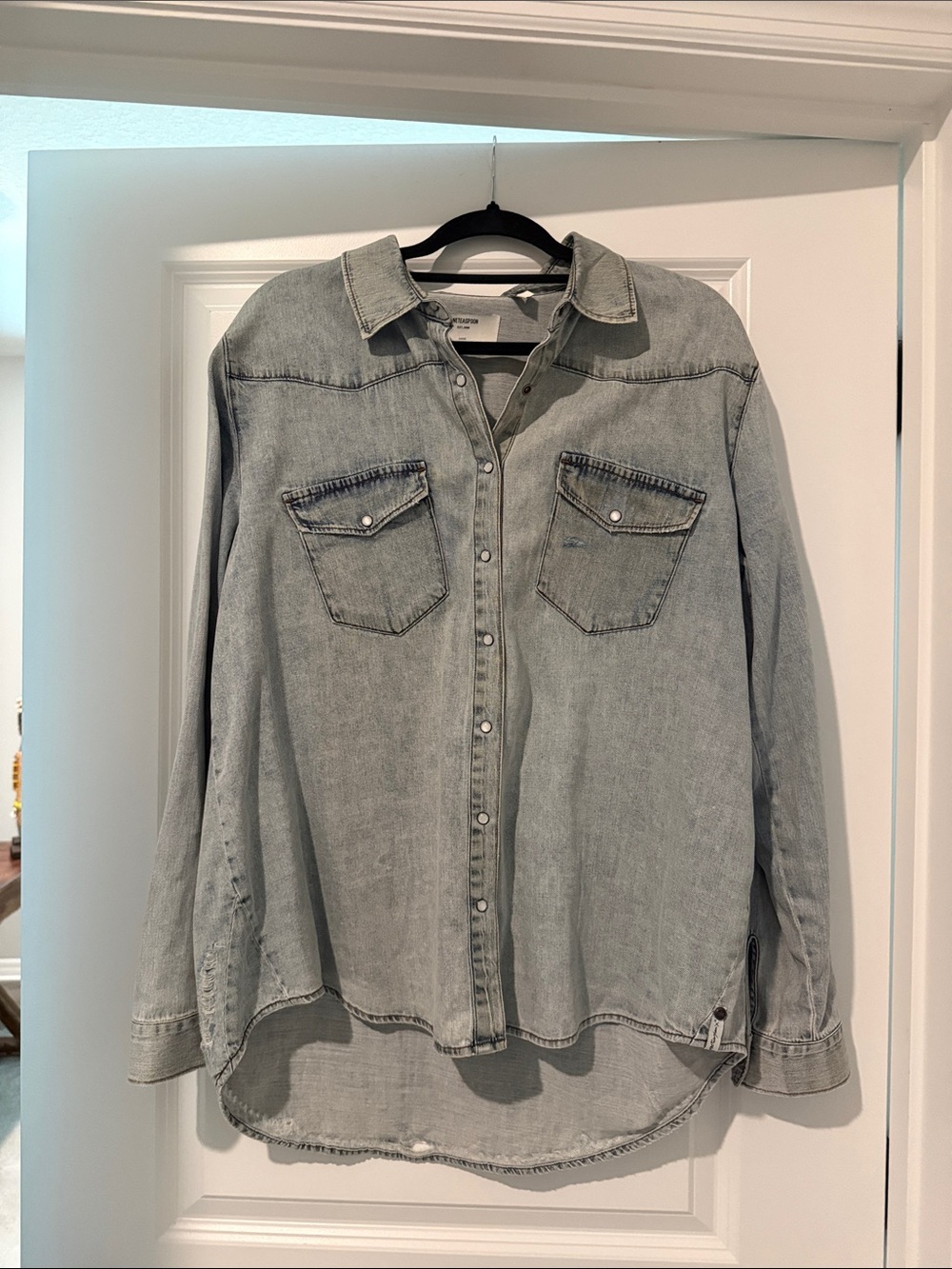 ONETEASPOON Womens Light Gray Denim Button-Front distressed Shirt Blouse